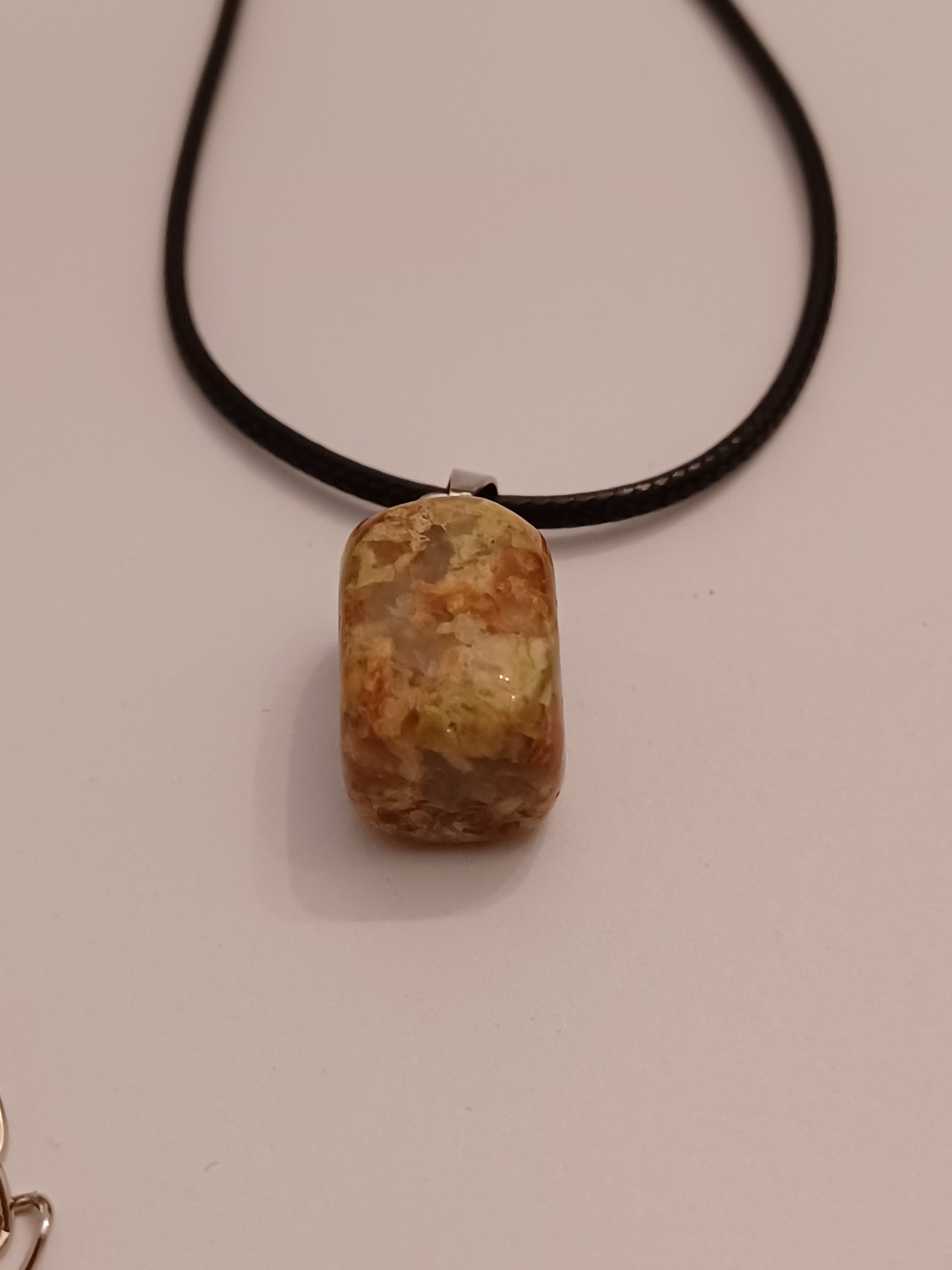 Unakite Pendant with Paracord