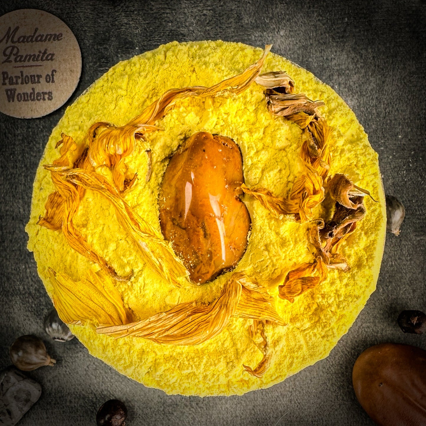 Fame and Fortune Sachet Powder by Madame Pamita