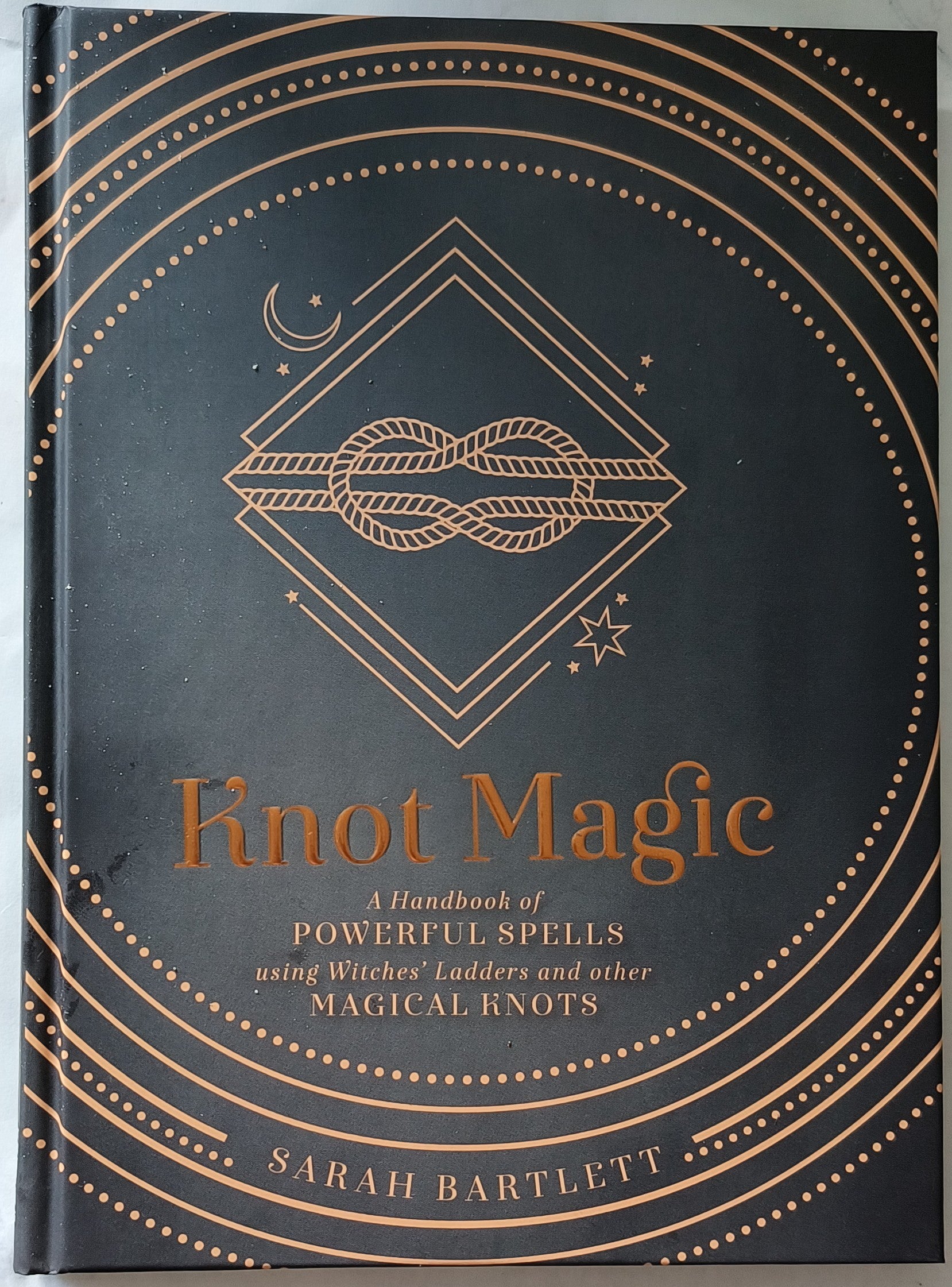 Knot Magic - A Handbook of Powerful Spells Using Witches Ladders and O ...