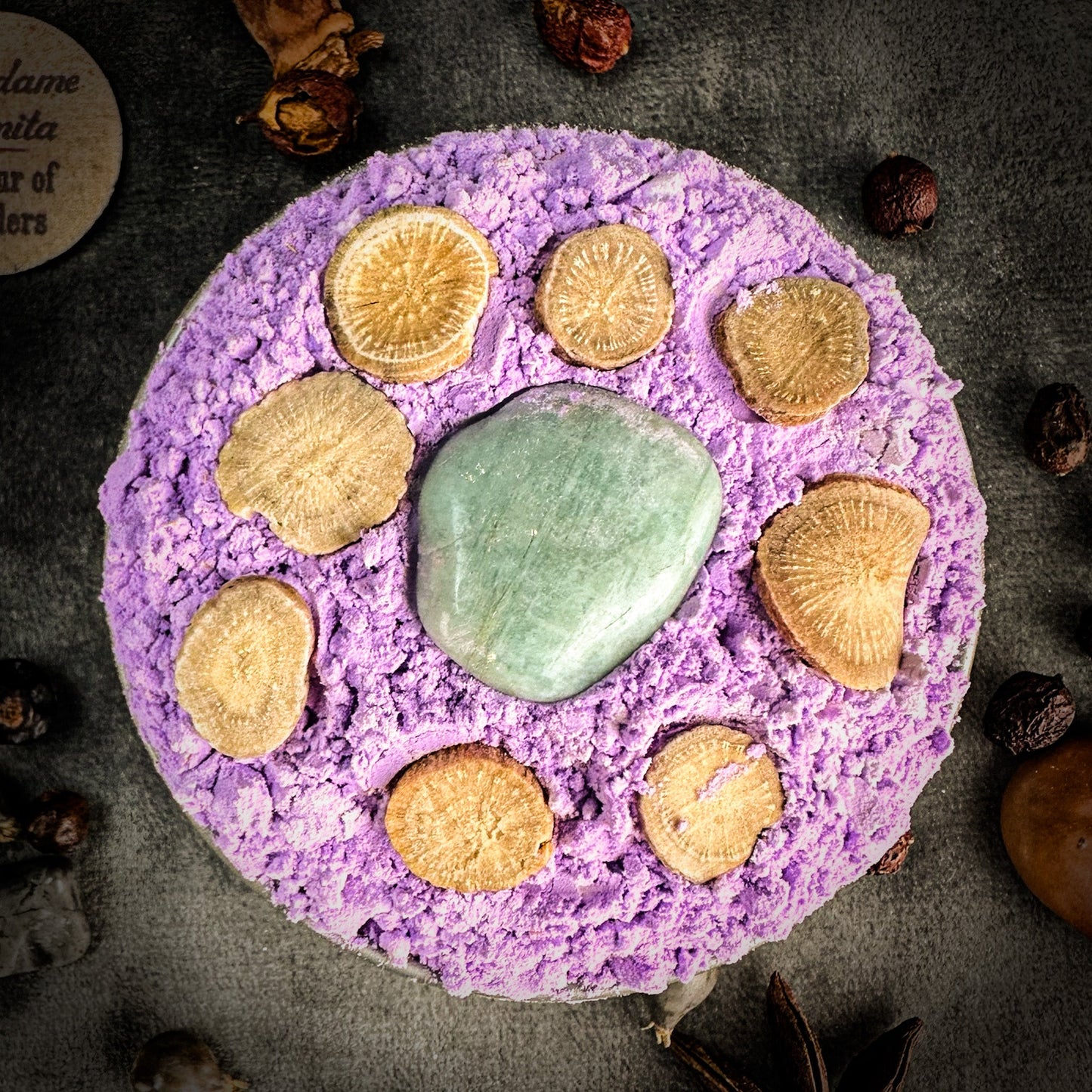 Queen Elizabeth Sachet Powder by Madame Pamita