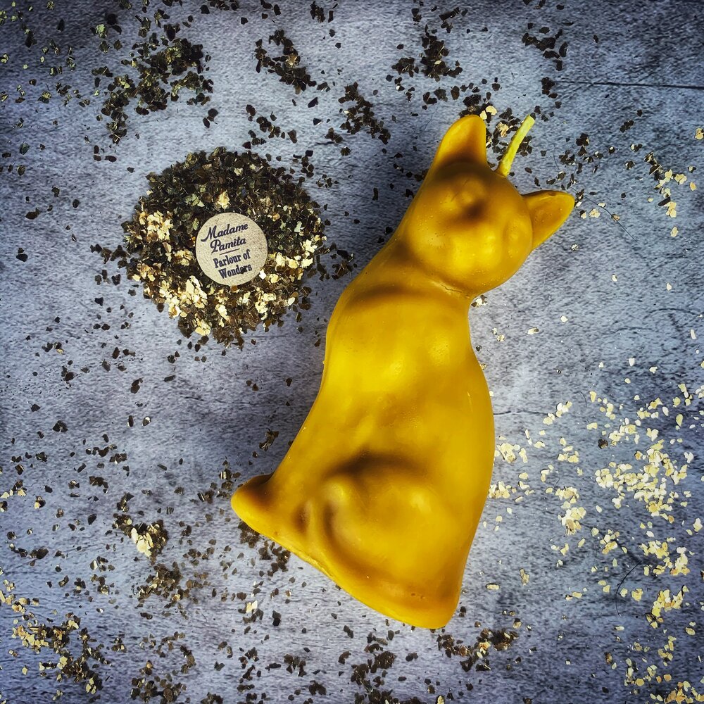 Beeswax Lucky Cat Spell Candle - Fast Action & Manifestation Magic
